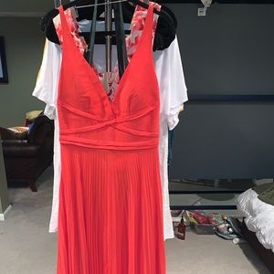 Laundry- LA - Maxi Dress, Open Back, Pleated